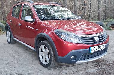 Хетчбек Dacia Sandero StepWay 2010 в Львові