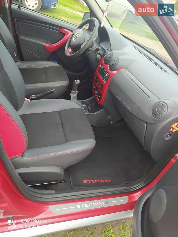 Хетчбек Dacia Sandero StepWay 2012 в Ужгороді