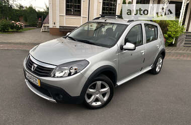 Внедорожник / Кроссовер Dacia Sandero StepWay 2012 в Виннице