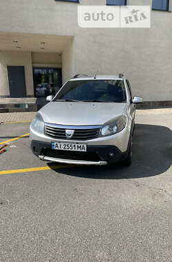 Внедорожник / Кроссовер Dacia Sandero StepWay 2010 в Киеве