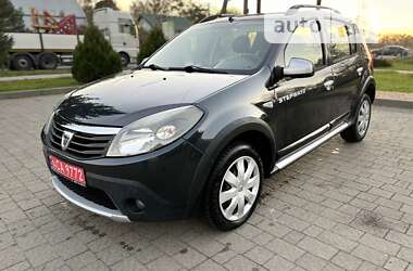 Внедорожник / Кроссовер Dacia Sandero StepWay 2012 в Стрые