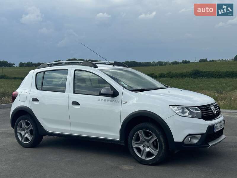 Внедорожник / Кроссовер Dacia Sandero StepWay 2018 в Ровно