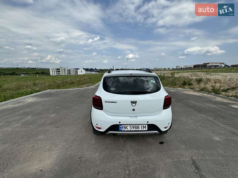 Внедорожник / Кроссовер Dacia Sandero StepWay 2018 в Ровно