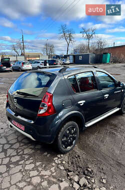 Внедорожник / Кроссовер Dacia Sandero StepWay 2012 в Сумах