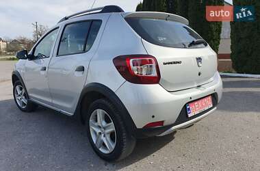Внедорожник / Кроссовер Dacia Sandero StepWay 2015 в 