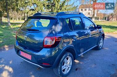 Позашляховик / Кросовер Dacia Sandero StepWay 2016 в 