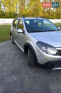 Внедорожник / Кроссовер Dacia Sandero StepWay 2010 в 