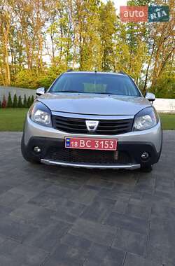 Внедорожник / Кроссовер Dacia Sandero StepWay 2010 в 