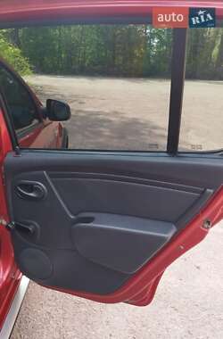Внедорожник / Кроссовер Dacia Sandero StepWay 2011 в 