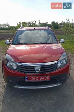 Позашляховик / Кросовер Dacia Sandero StepWay 2011 в 
