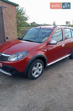 Позашляховик / Кросовер Dacia Sandero StepWay 2011 в 