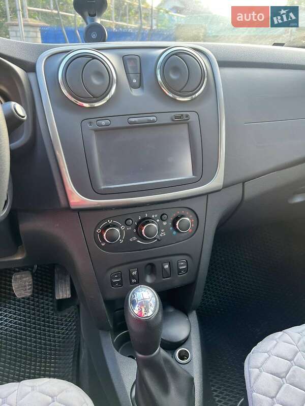 Внедорожник / Кроссовер Dacia Sandero StepWay 2015 в Виннице