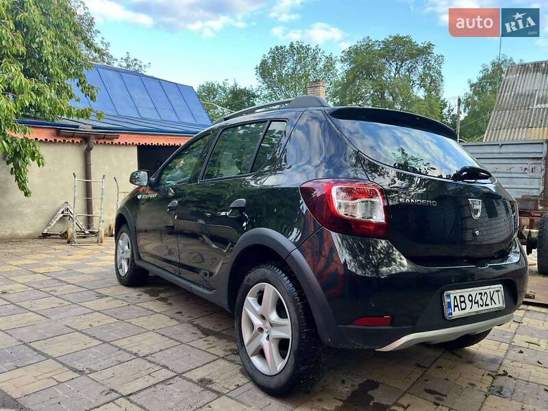 Внедорожник / Кроссовер Dacia Sandero StepWay 2015 в Виннице