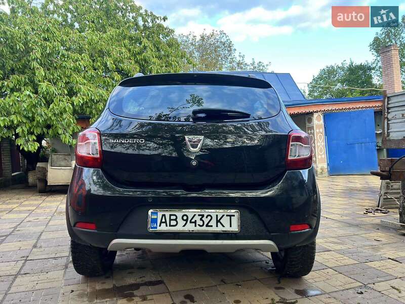 Внедорожник / Кроссовер Dacia Sandero StepWay 2015 в Виннице