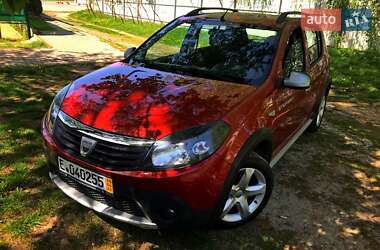 Позашляховик / Кросовер Dacia Sandero StepWay 2010 в 
