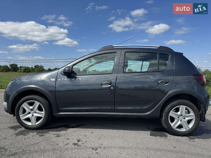 Внедорожник / Кроссовер Dacia Sandero StepWay 2016 в Ровно