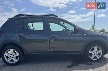 Внедорожник / Кроссовер Dacia Sandero StepWay 2016 в 