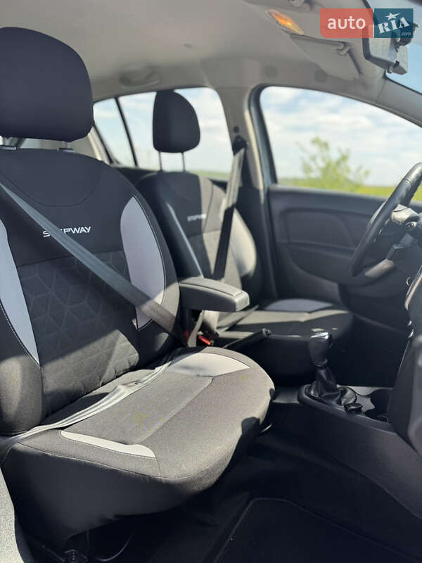 Внедорожник / Кроссовер Dacia Sandero StepWay 2016 в Ровно