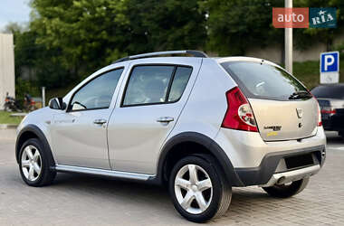 Внедорожник / Кроссовер Dacia Sandero StepWay 2011 в 