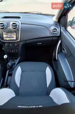 Внедорожник / Кроссовер Dacia Sandero StepWay 2013 в 