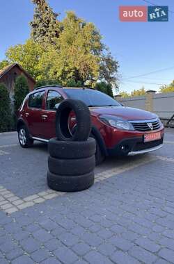 Внедорожник / Кроссовер Dacia Sandero StepWay 2011 в Гнивани