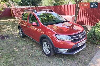 Внедорожник / Кроссовер Dacia Sandero StepWay 2015 в Ромнах