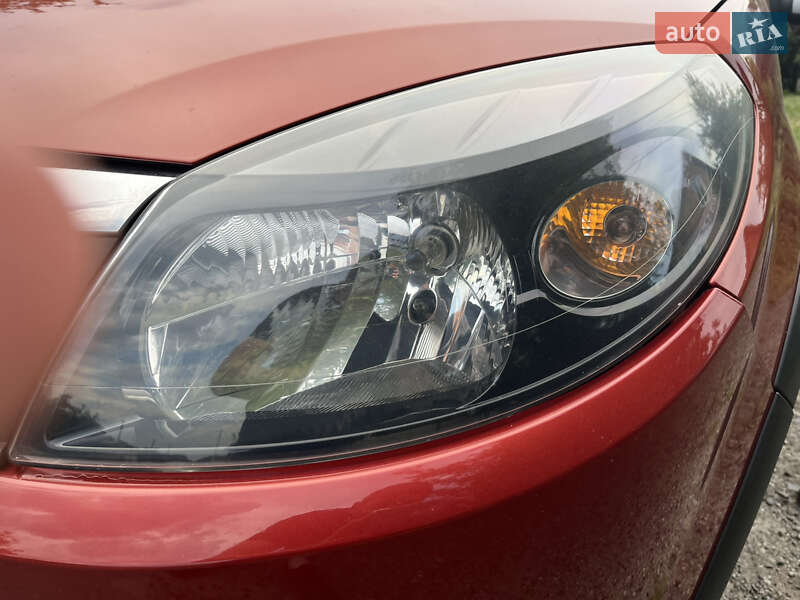 Внедорожник / Кроссовер Dacia Sandero StepWay 2011 в Хороле