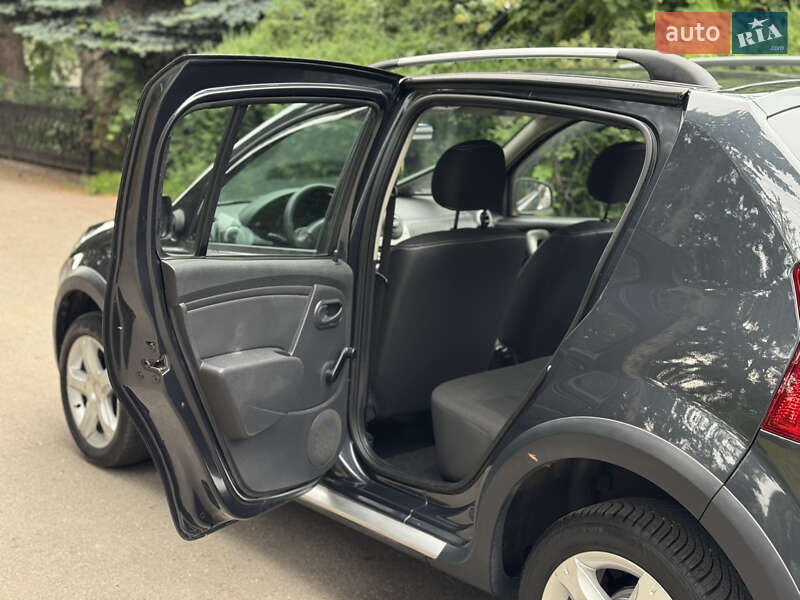 Внедорожник / Кроссовер Dacia Sandero StepWay 2011 в Умани