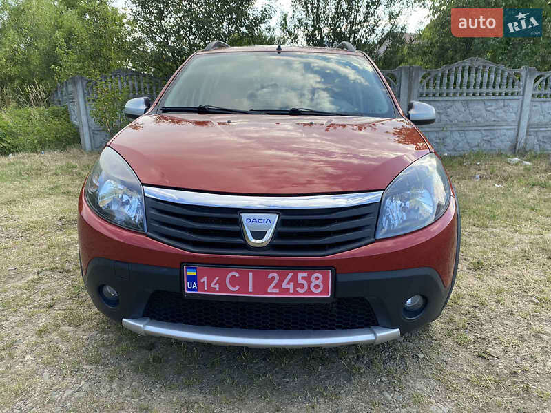 Внедорожник / Кроссовер Dacia Sandero StepWay 2010 в Стрые
