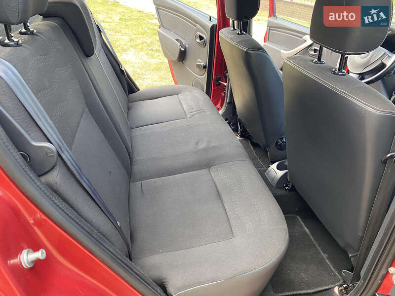 Внедорожник / Кроссовер Dacia Sandero StepWay 2010 в Стрые