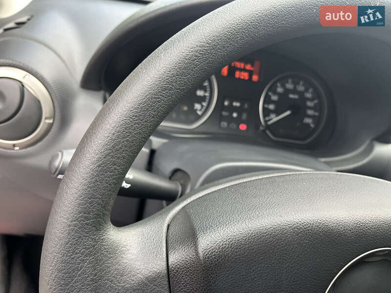Внедорожник / Кроссовер Dacia Sandero StepWay 2011 в Хороле