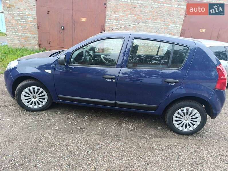 Внедорожник / Кроссовер Dacia Sandero StepWay 2009 в Конотопе