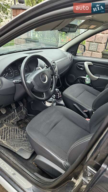 Внедорожник / Кроссовер Dacia Sandero StepWay 2011 в Сарнах