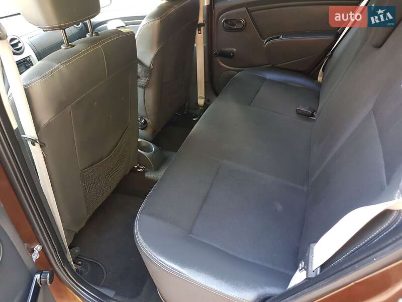 Внедорожник / Кроссовер Dacia Sandero StepWay 2012 в Чернигове