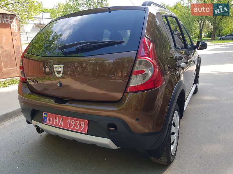 Внедорожник / Кроссовер Dacia Sandero StepWay 2012 в Чернигове