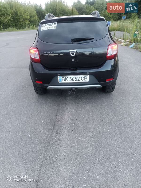 Внедорожник / Кроссовер Dacia Sandero StepWay 2013 в Мене