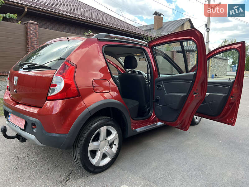 Внедорожник / Кроссовер Dacia Sandero StepWay 2010 в Кременчуге