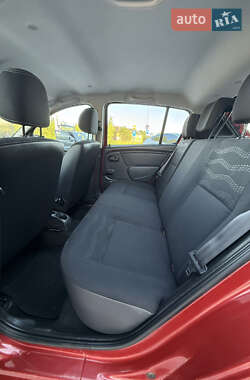 Внедорожник / Кроссовер Dacia Sandero StepWay 2009 в 