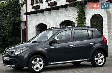 Внедорожник / Кроссовер Dacia Sandero StepWay 2010 в Красилове