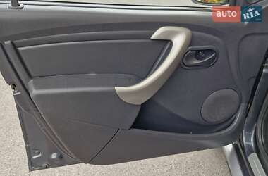 Внедорожник / Кроссовер Dacia Sandero StepWay 2010 в 