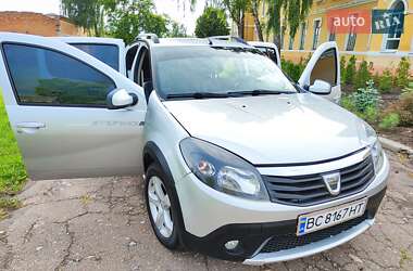 Внедорожник / Кроссовер Dacia Sandero StepWay 2012 в Кролевце