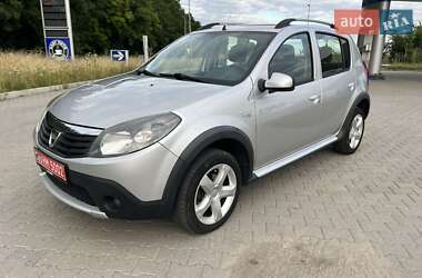 Внедорожник / Кроссовер Dacia Sandero StepWay 2012 в Красилове