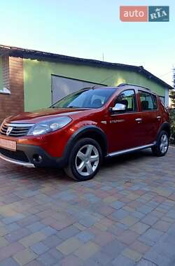 Внедорожник / Кроссовер Dacia Sandero StepWay 2010 в Каменском