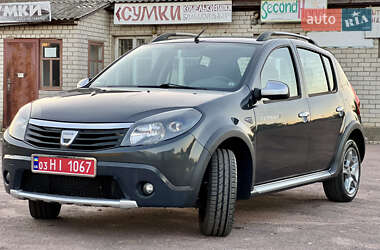 Внедорожник / Кроссовер Dacia Sandero StepWay 2011 в 