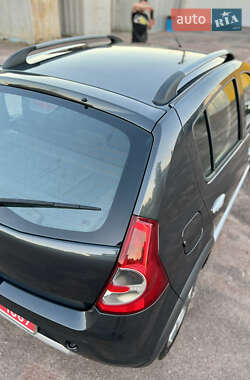 Внедорожник / Кроссовер Dacia Sandero StepWay 2011 в 