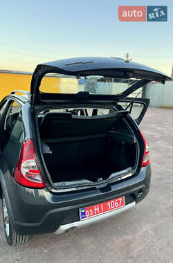Внедорожник / Кроссовер Dacia Sandero StepWay 2011 в 