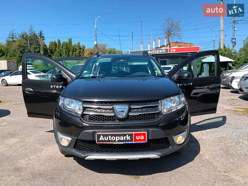 Внедорожник / Кроссовер Dacia Sandero StepWay 2015 в Виннице