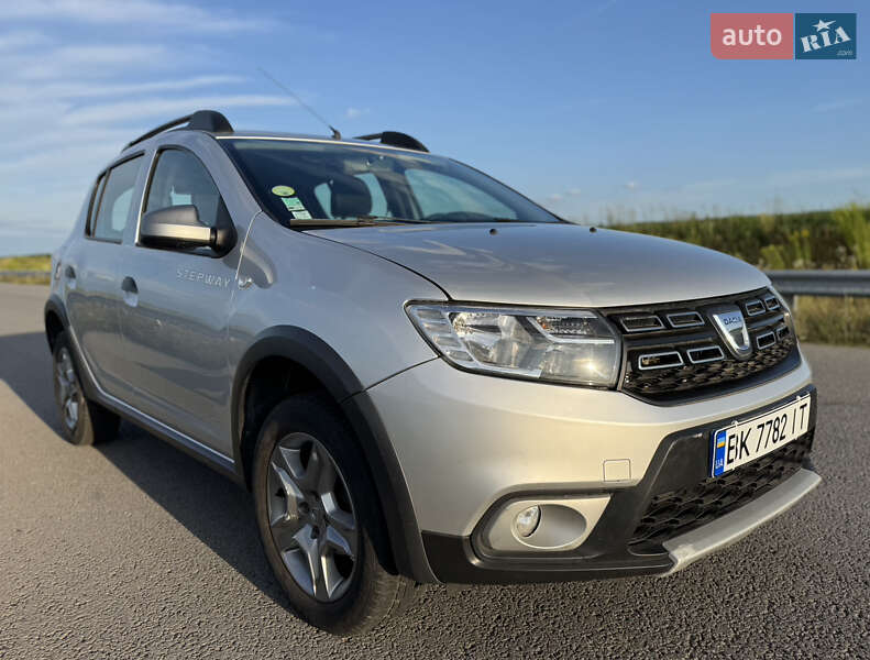 Внедорожник / Кроссовер Dacia Sandero StepWay 2017 в Ровно