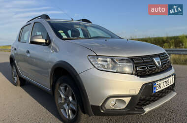 Внедорожник / Кроссовер Dacia Sandero StepWay 2017 в 