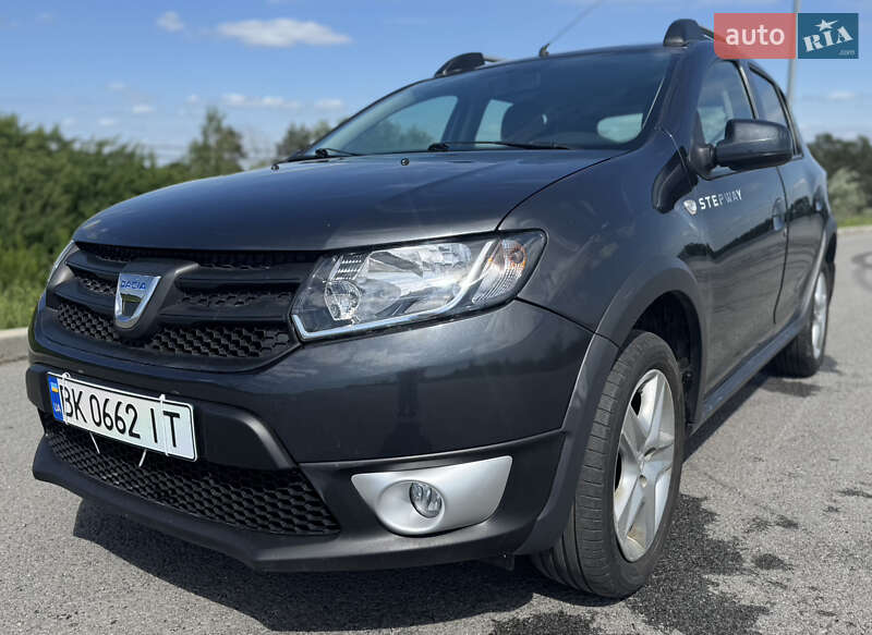 Внедорожник / Кроссовер Dacia Sandero StepWay 2016 в Ровно